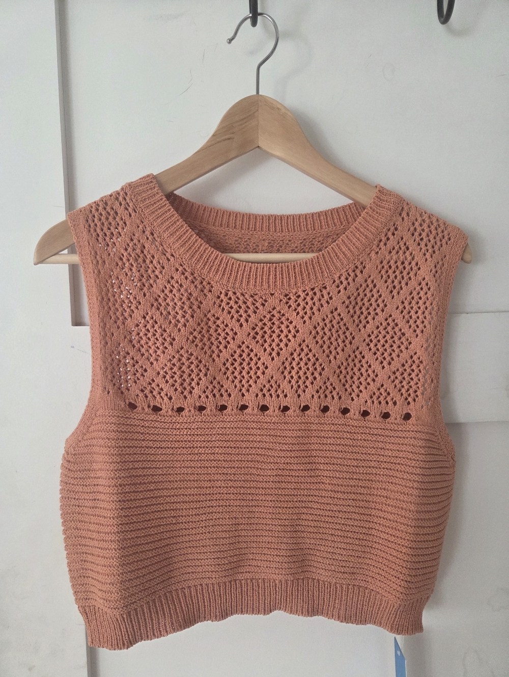 Crochet Knit Sleeveless Crop Sweater Tank - Peach Medium